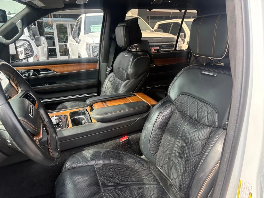 Used 2022 White Jeep Series III image 12