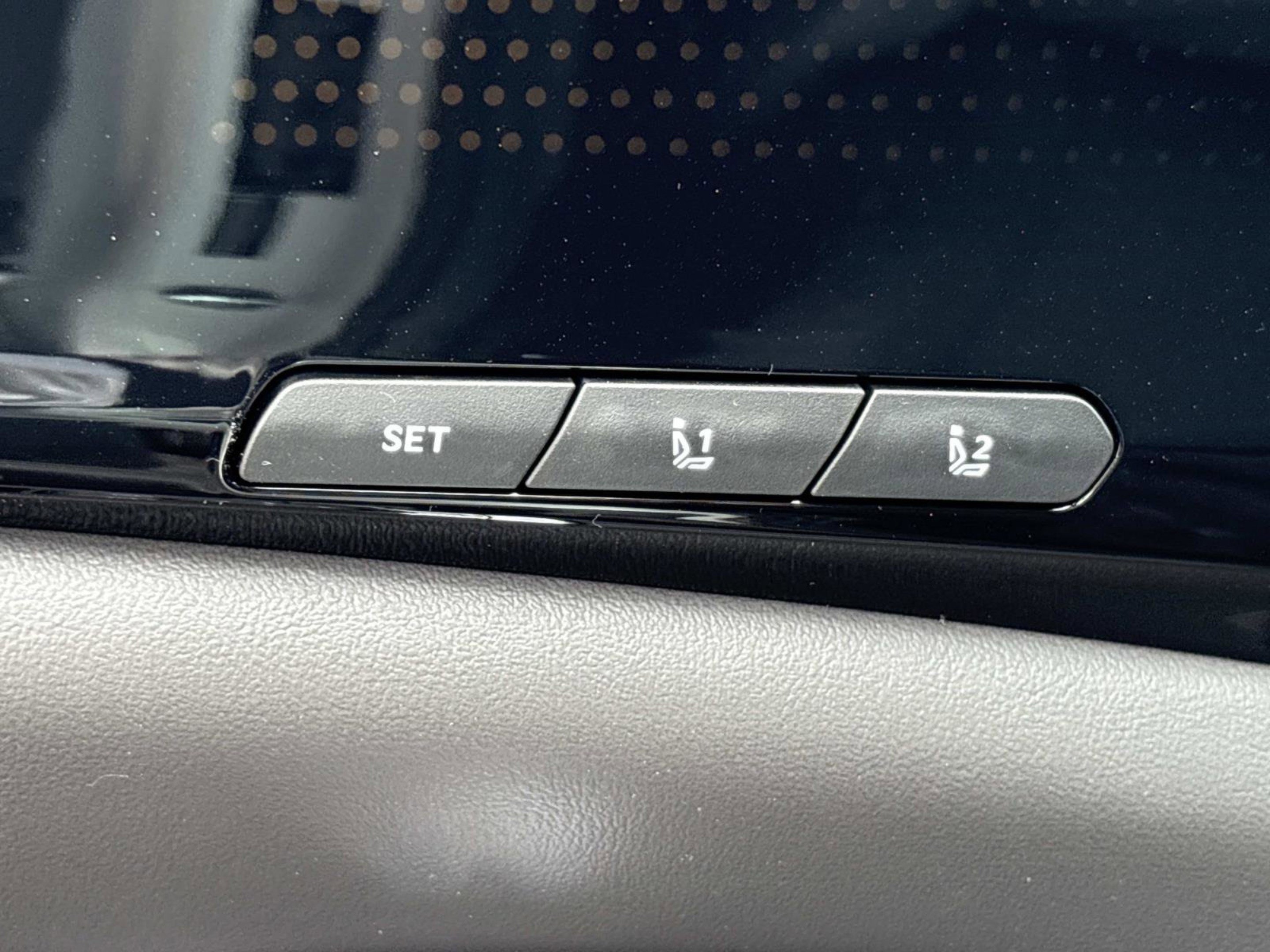 New 2026 Snow White Pearl Kia SX Prestige image 18