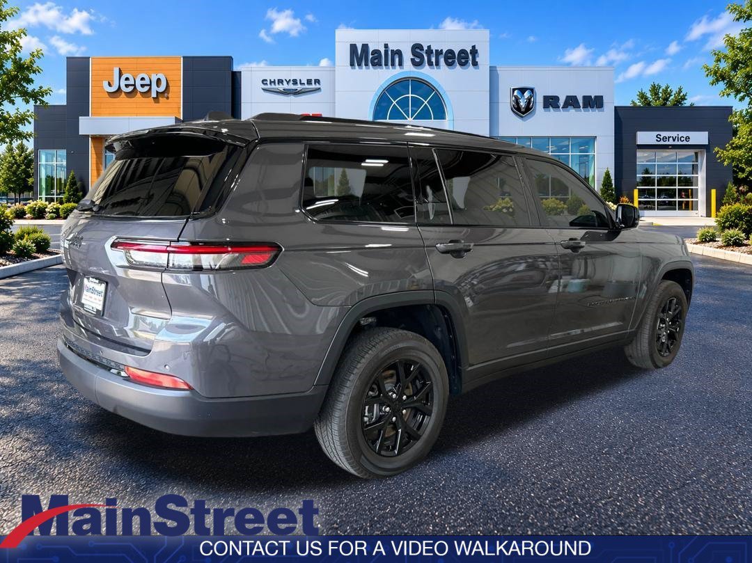 Used 2024 Baltic Gray Metallic Clearcoat Jeep Altitude image 5