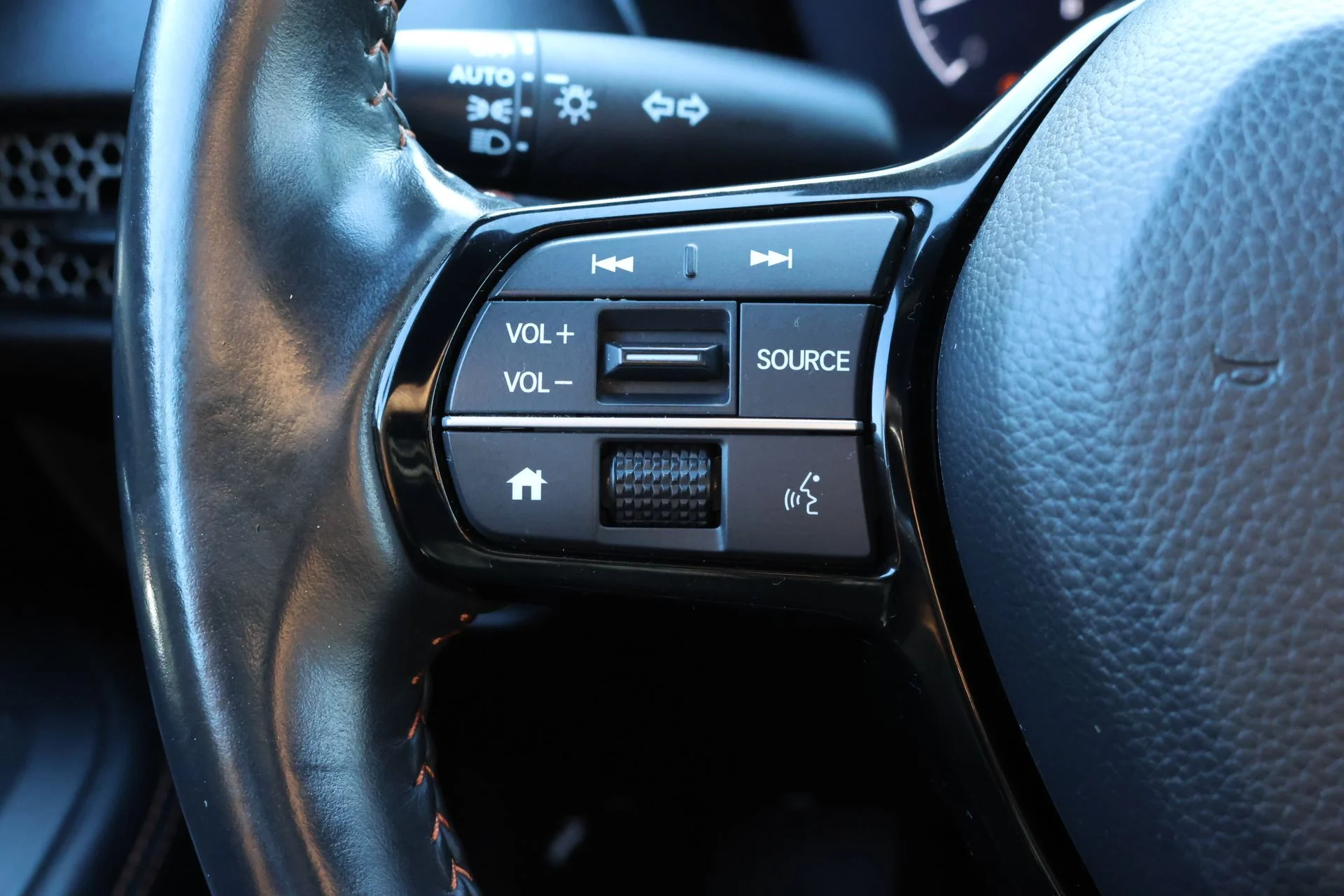Used 2024  Honda Sport image 9