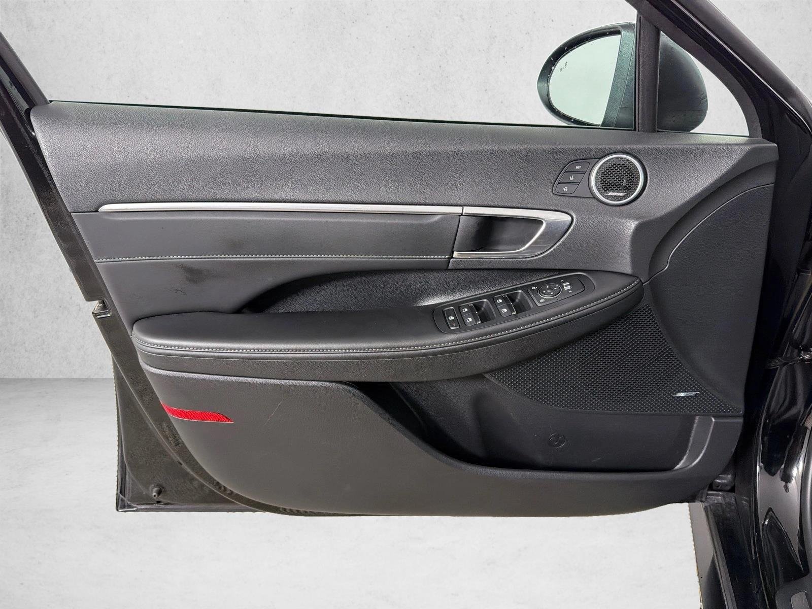 Used 2023 Onyx Black Hyundai Limited image 12