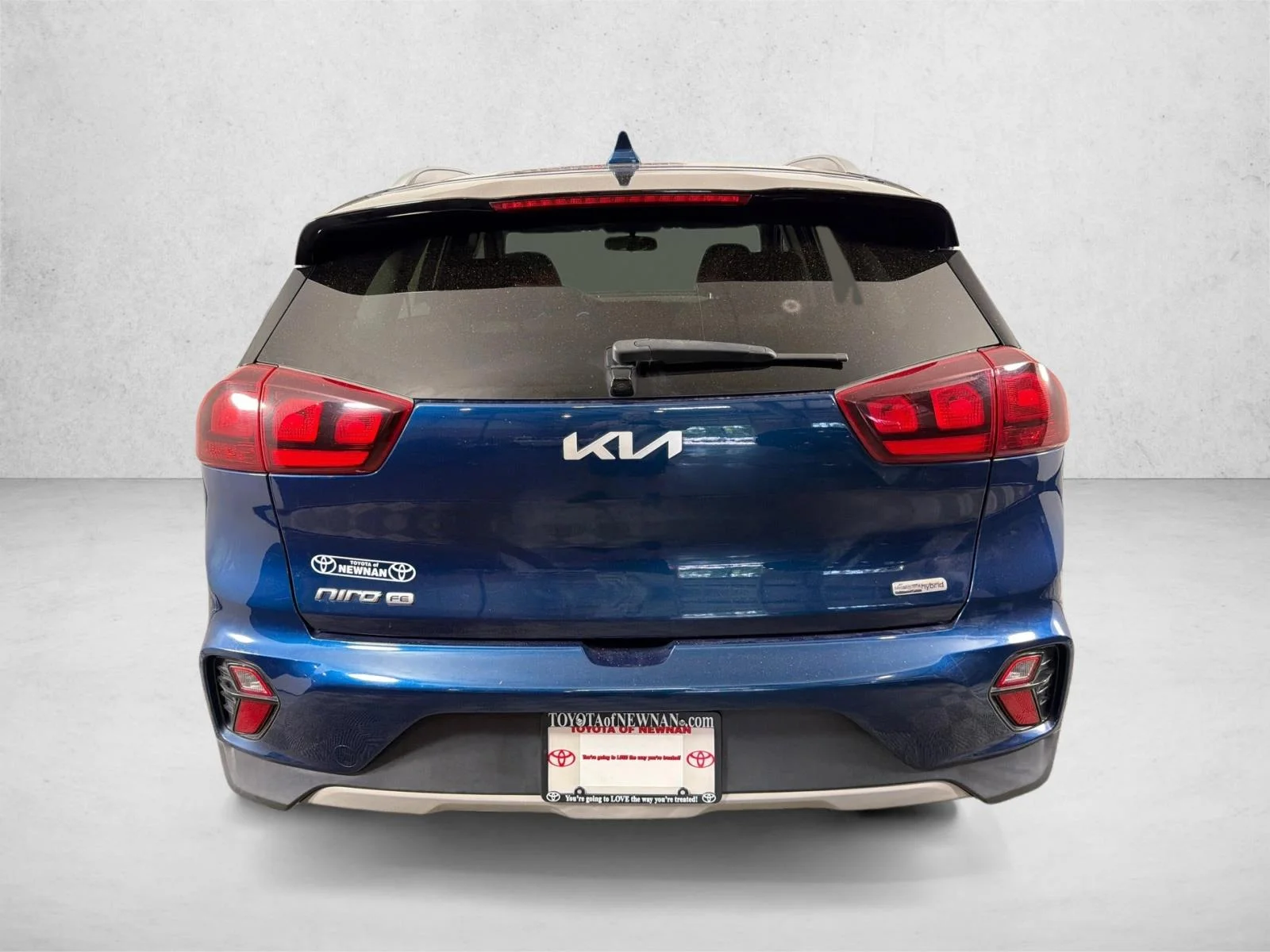 Used 2022 Blue Kia LX image 4