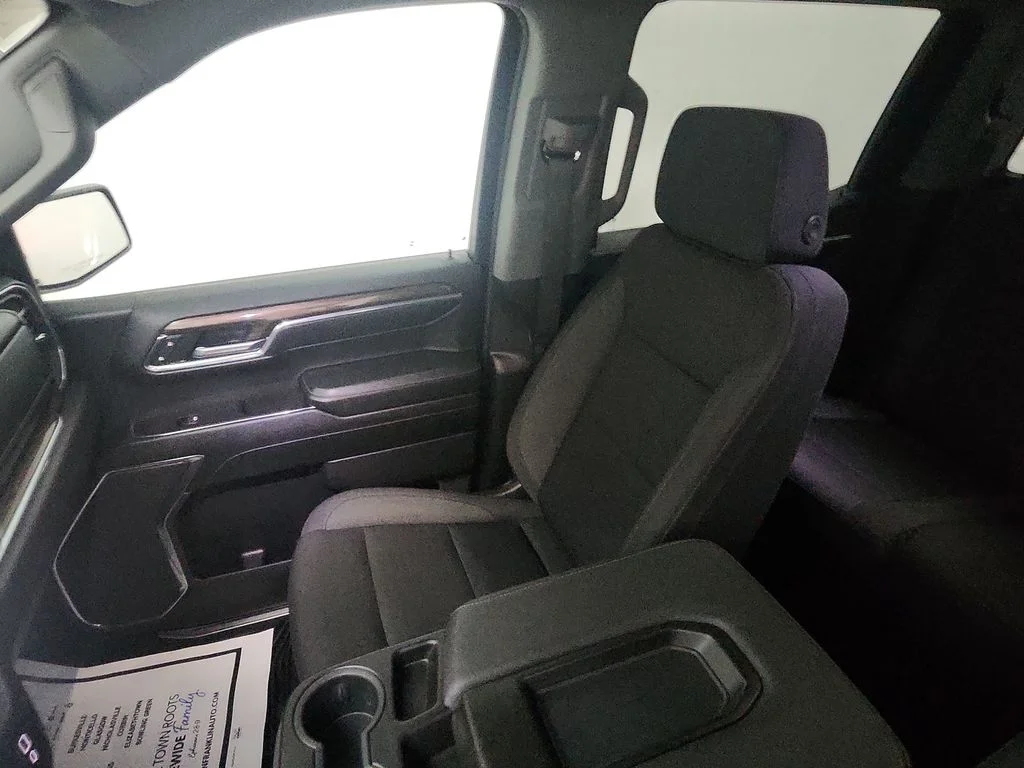 Used 2024 Gray Chevrolet LT image 27