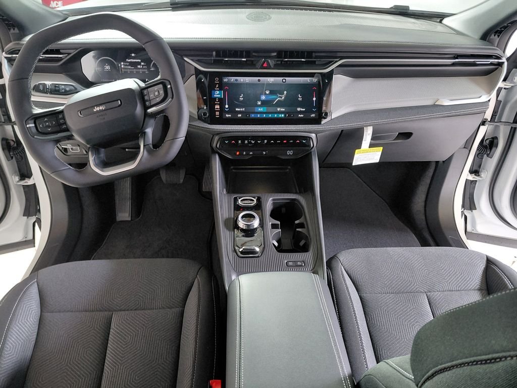 New 2026 Bright White Clear-Coat Exterior Paint Jeep Laredo image 20