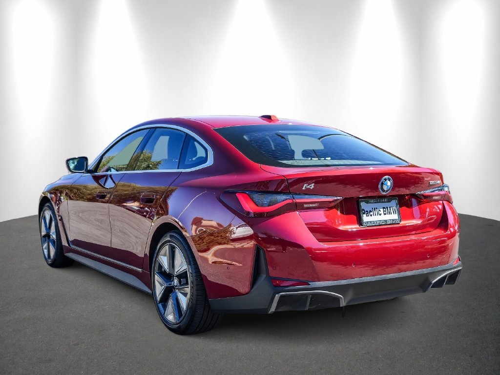 2025 BMW i4 photo 4