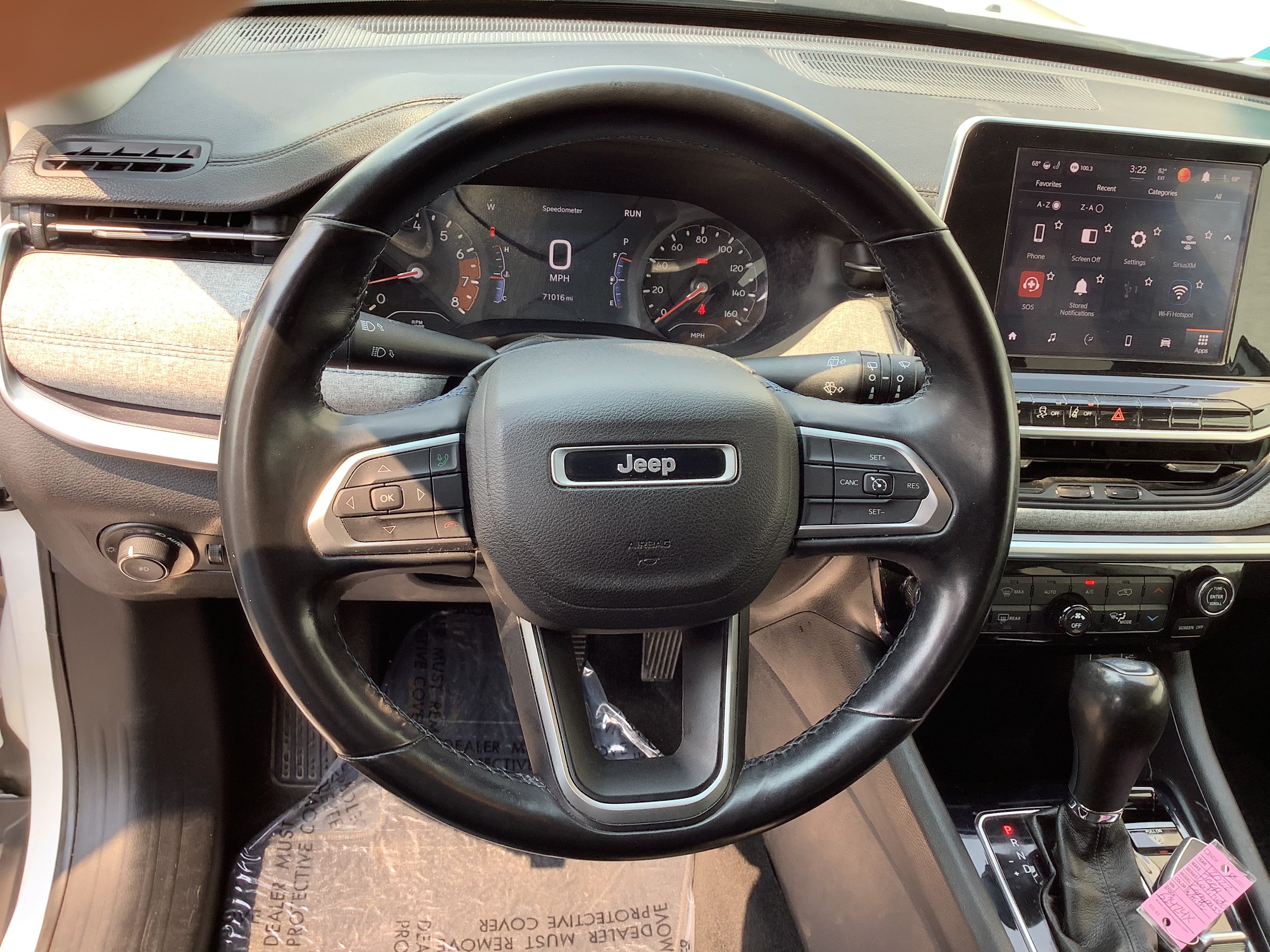 Used 2022 White Jeep Latitude image 12