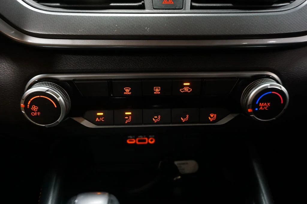 Used 2023 Red Nissan 2.5 SR image 10