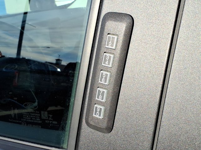 Used 2022 Silver Metallic Ford XLT image 9