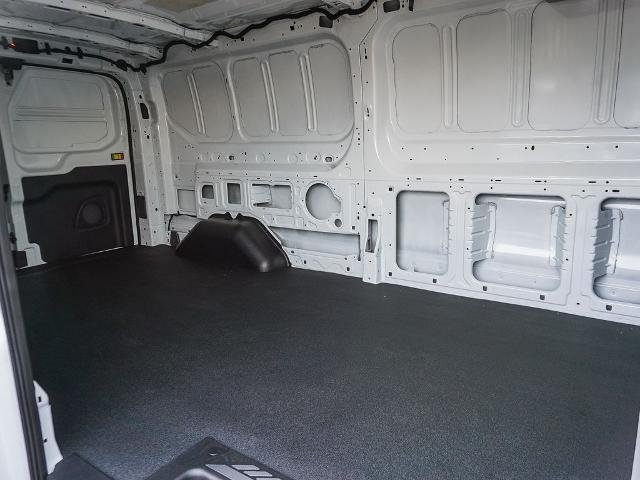 New 2025 Oxford White Ford Base image 42
