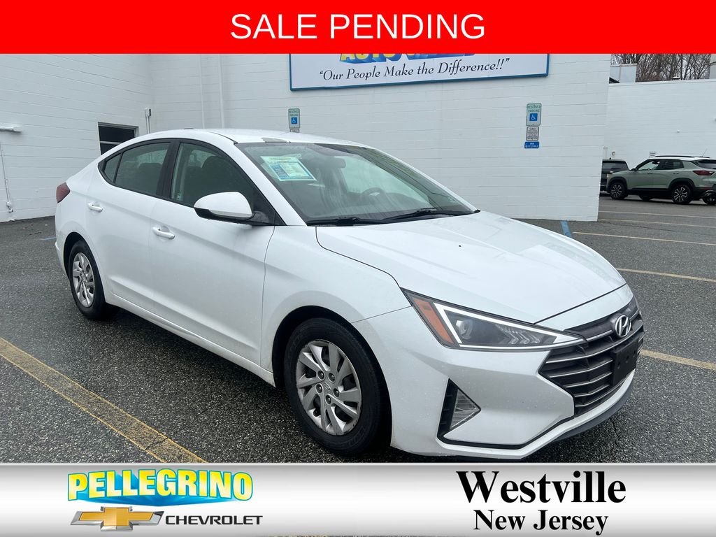 White 2019 Hyundai Elantra SE FWD Sedan Front-Wheel Drive