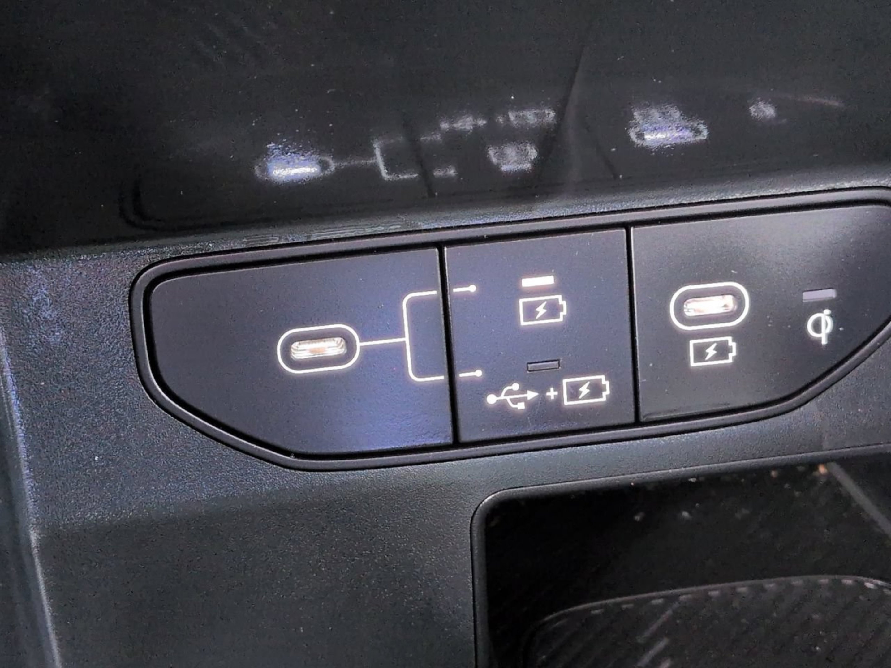 Certified Used 2025 Wolf Gray Kia S image 28