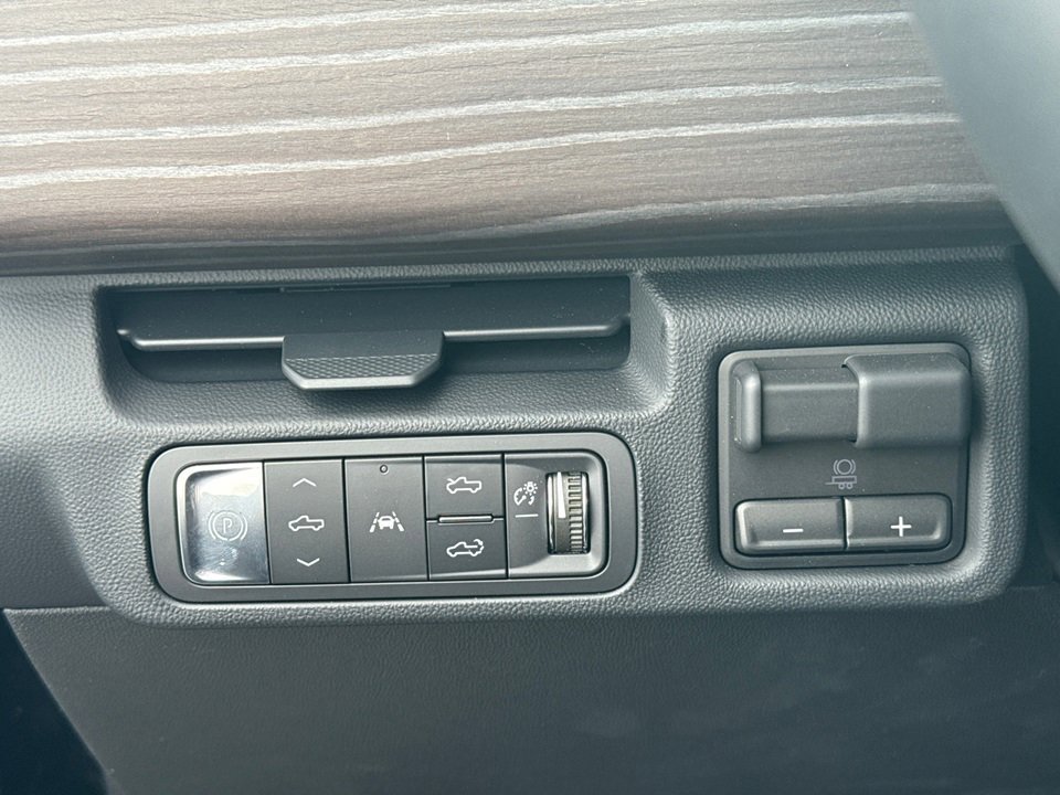 2025 GMC SIERRA - Image 18