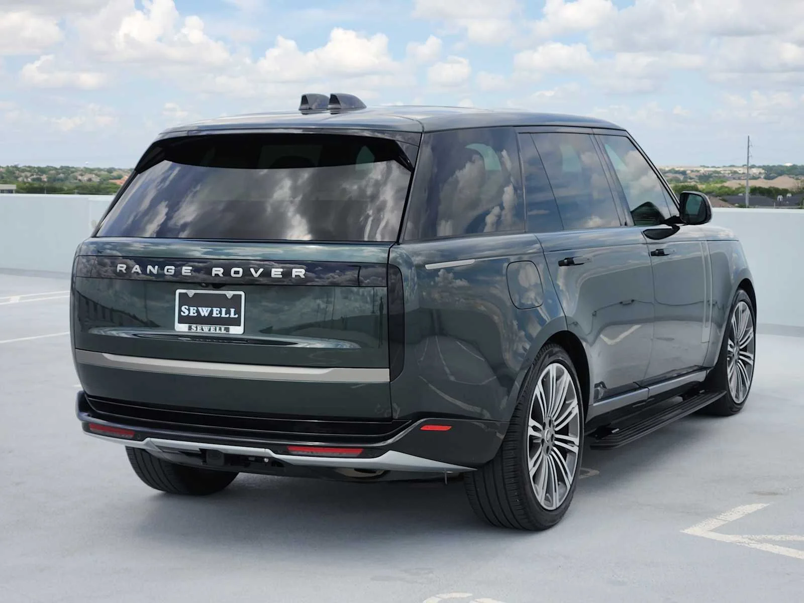 Certified Used 2024 Belgravia Green Metallic Land Rover SE image 5
