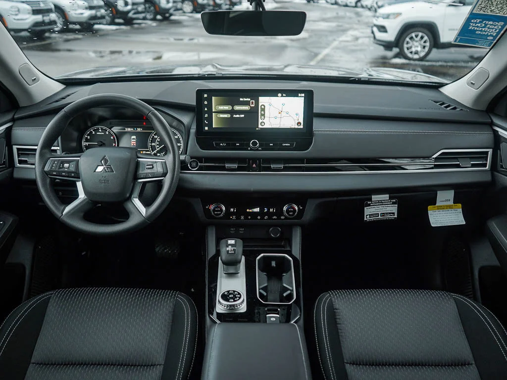 2026 Mitsubishi Outlander ES - Photo 13