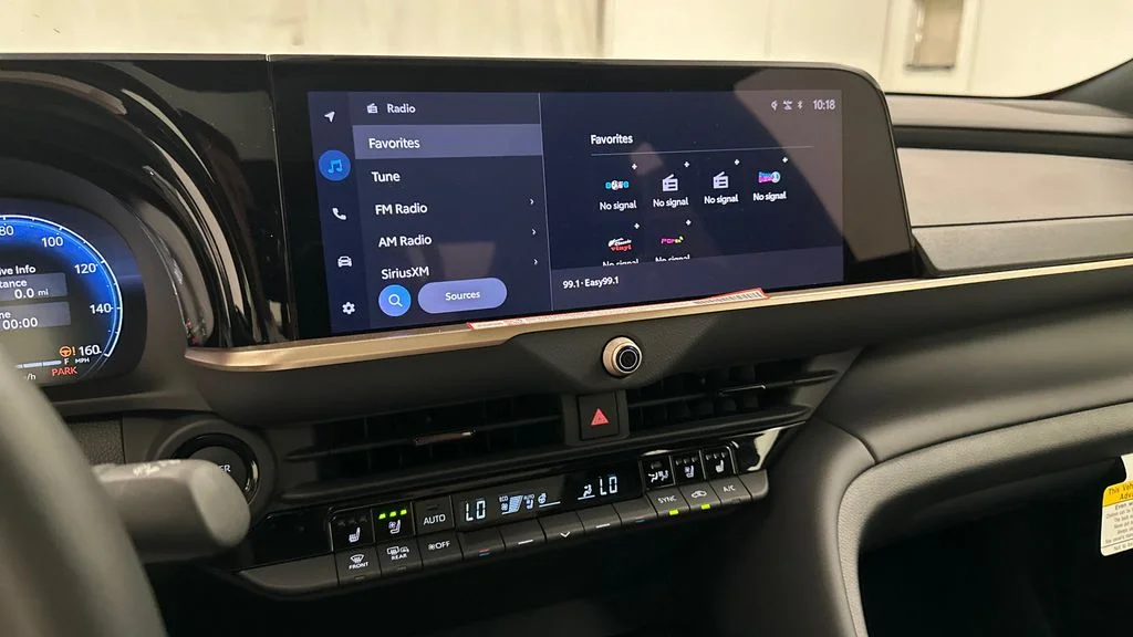 2025 Toyota Crown Platinum - Photo 14