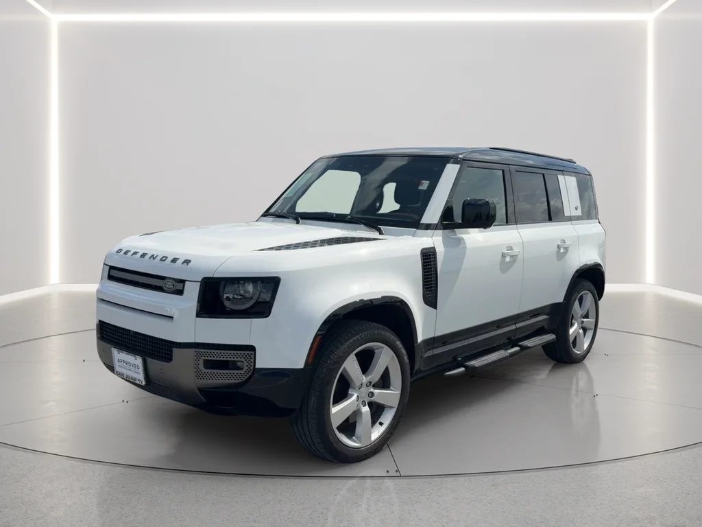 Used 2024  Land Rover X-Dynamic SE image 1