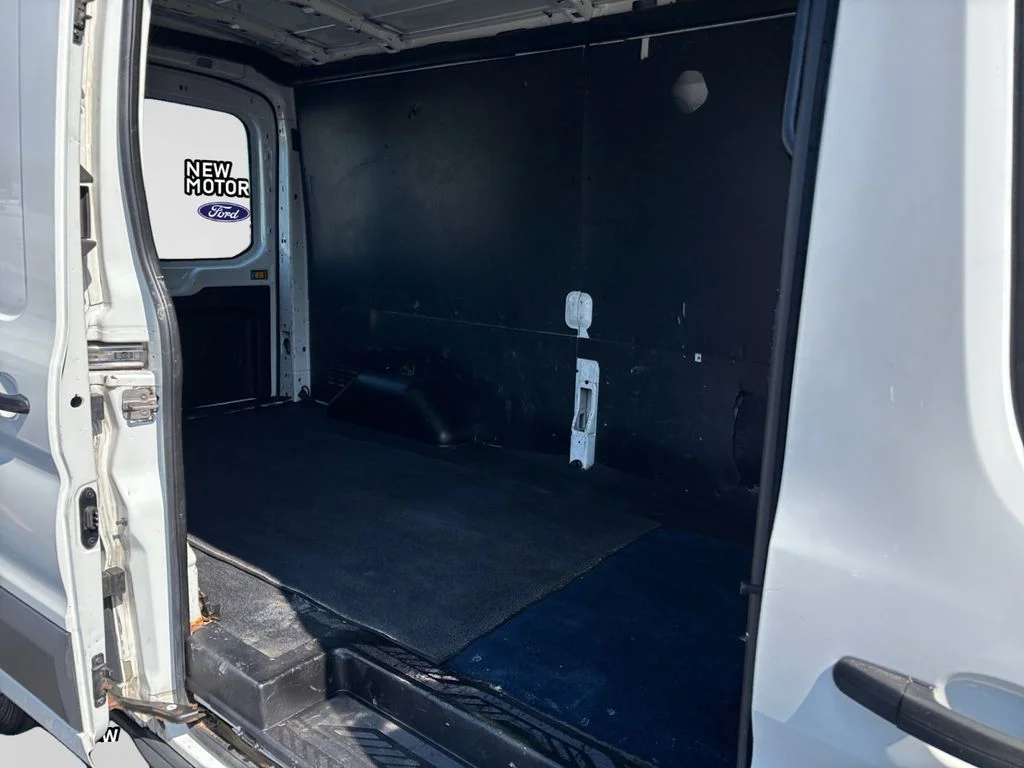 Used 2015 Oxford White Ford Base image 13