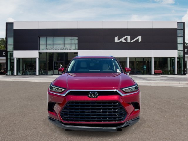 Used 2026 Red Toyota XLE image 3