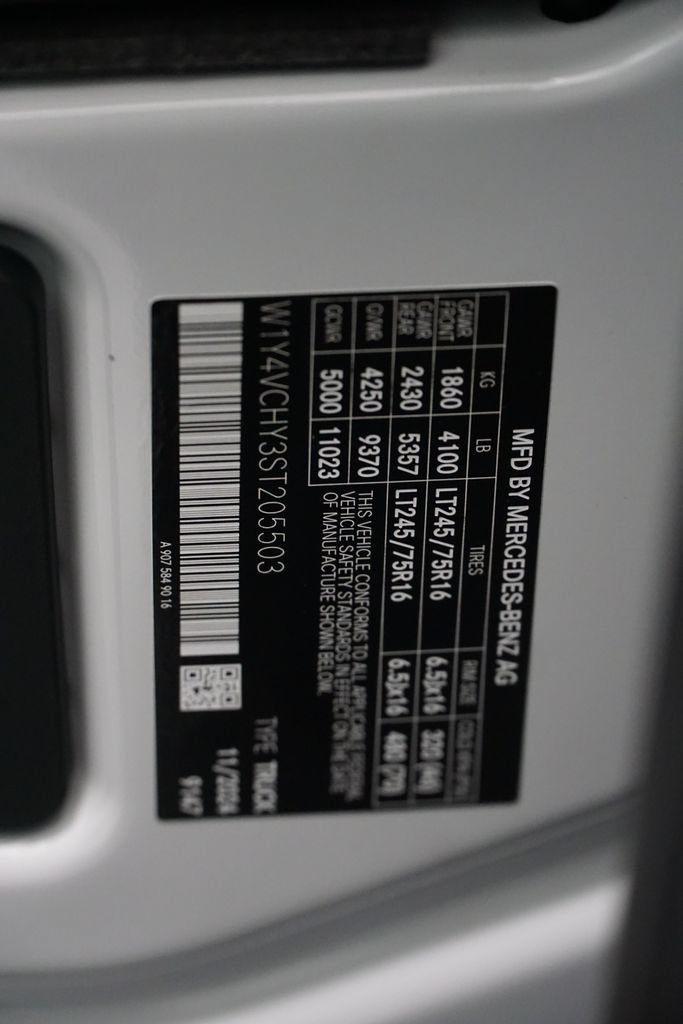 New 2025 Arctic+White Mercedes-Benz Cargo 170 WB image 35