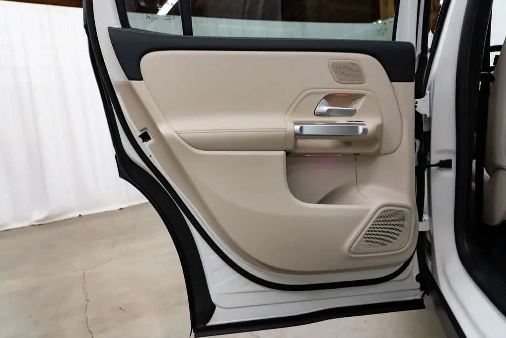 Used 2024 Polar White Mercedes-Benz EQB 300 image 24
