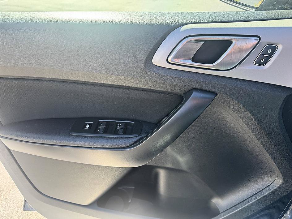 Used 2023 Gray Metallic Ford XLT image 9