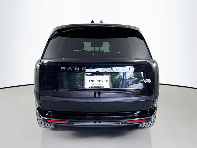 Used 2023 Black Land Rover SE image 6