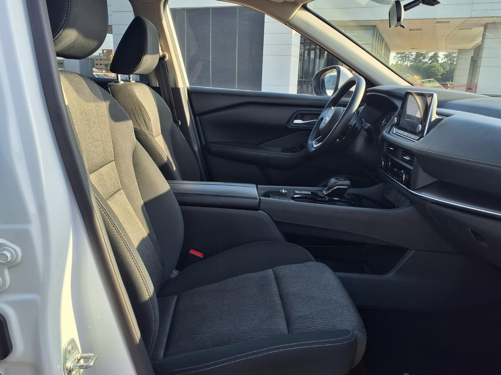 2024 Nissan Rogue SV White at Robbins Nissan