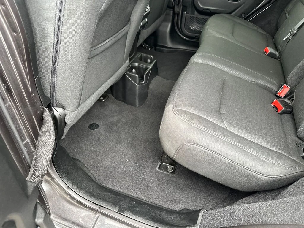 Used 2020 Gray Jeep Unlimited Sport S image 32