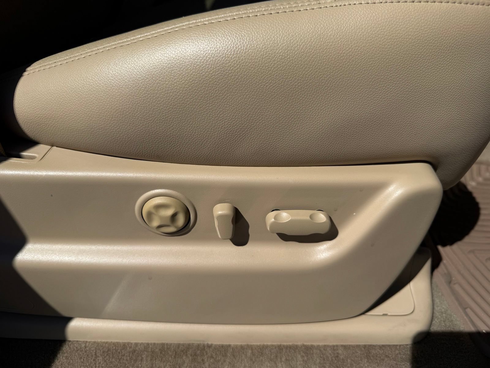 2012 Chevrolet Avalanche LTZ - Photo 32