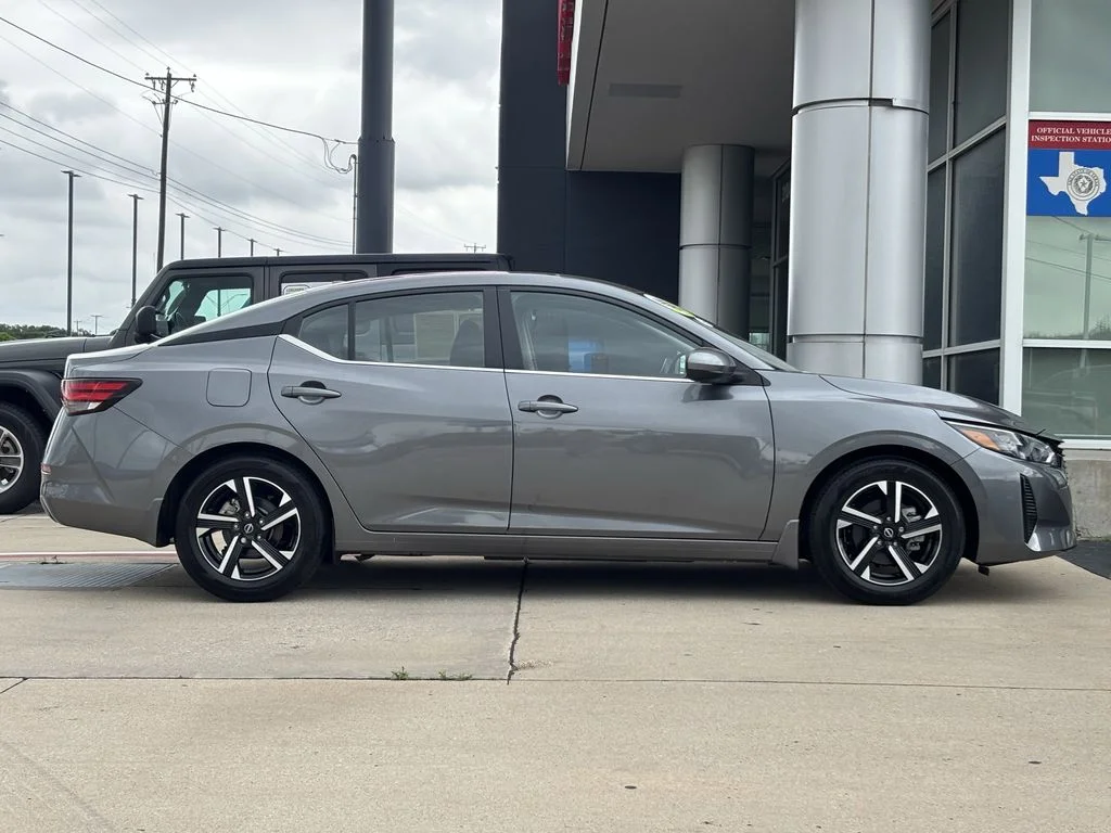 Used 2025 Nissan Sentra SV with VIN 3N1AB8CV4SY328098 for sale in Bedford, TX