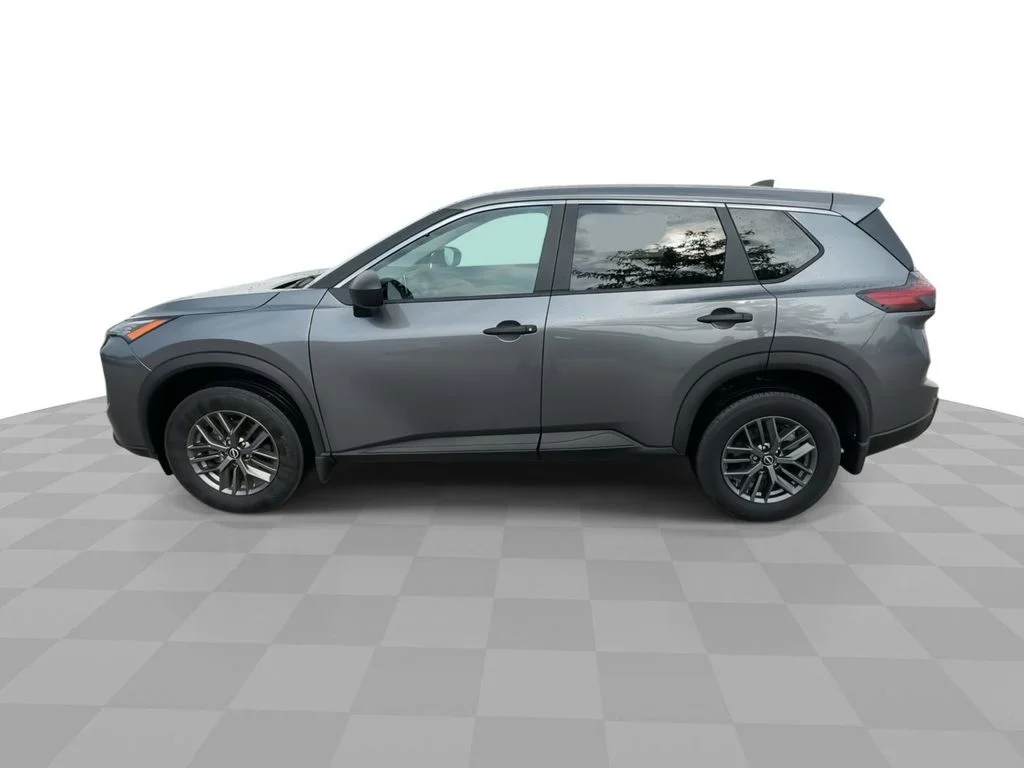 Used 2024 Gray Nissan S image 5