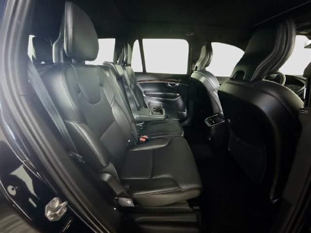 Used 2019 Magic Blue Metallic Volvo Momentum image 23