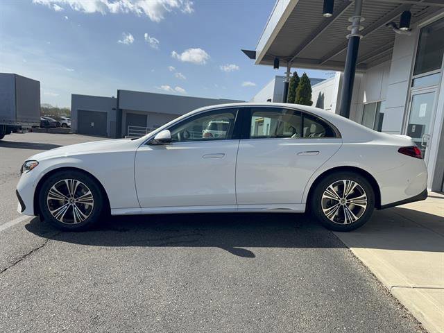 New 2026 Polar White Mercedes-Benz E 450 4MATIC® image 18