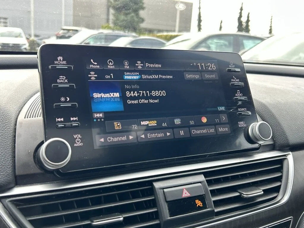 Used 2018  Honda Sedan 1.5T Touring CVT One Owner   No Reported Acc image 23
