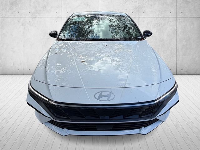 Used 2026 White Hyundai SEL Sport image 3