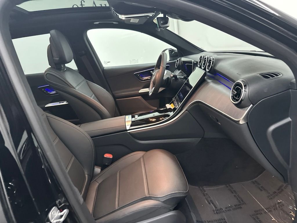 New 2026 Black Mercedes-Benz GLC 300 image 27