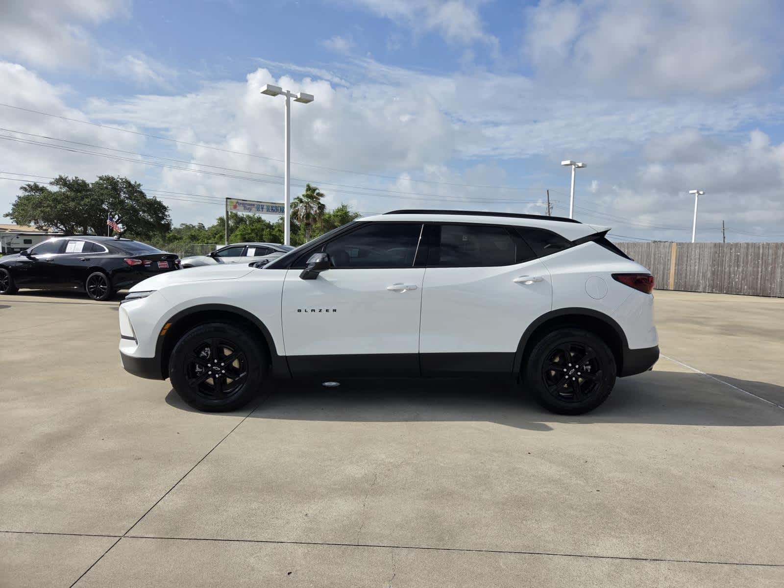 Used 2023 Summit White Chevrolet LT image 2