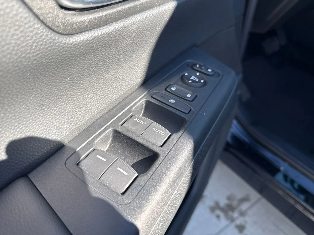 2025 Honda CR-V EX - Photo 12