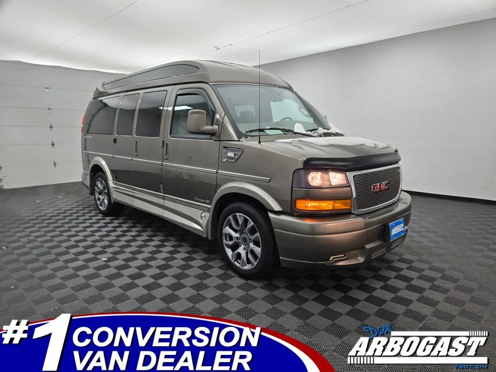 2023 GMC Savana 2500's photo