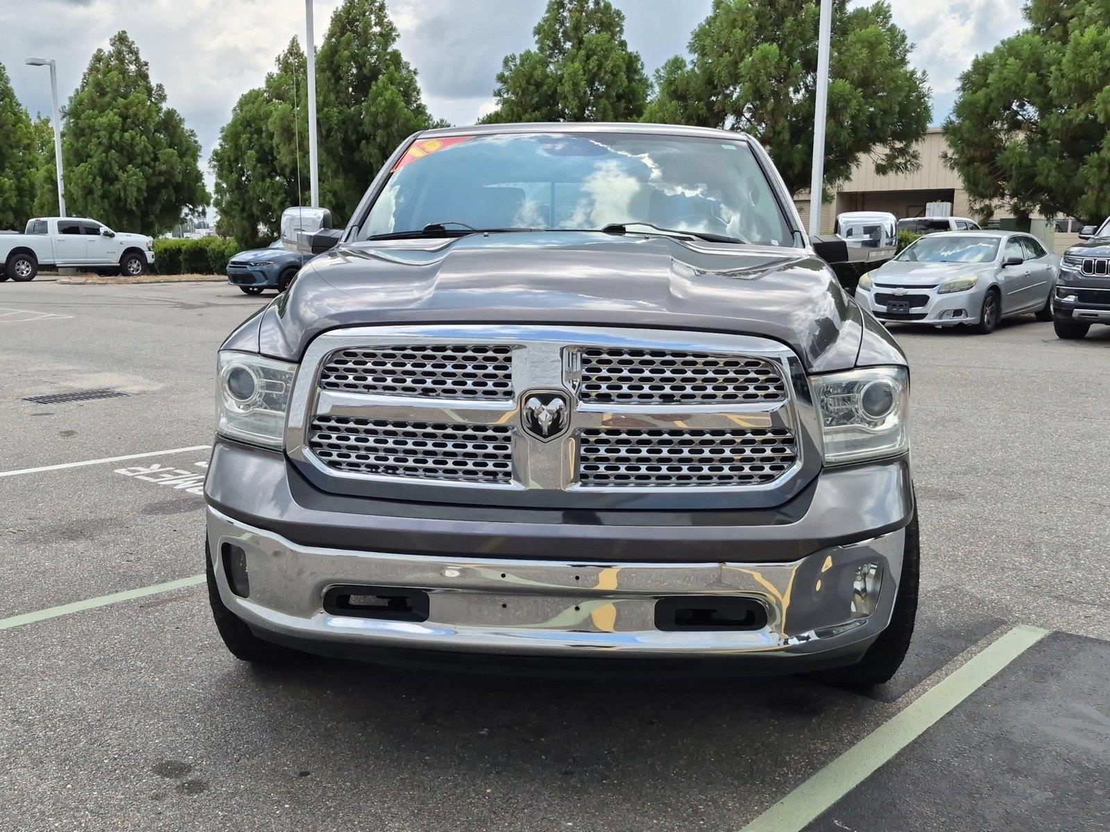 Used 2015  RAM TRUCK LARAM image 8