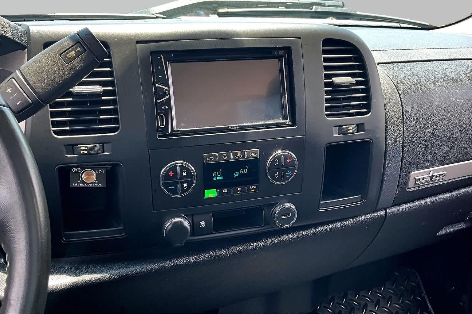 Used 2011 Fire Red GMC SLE image 6
