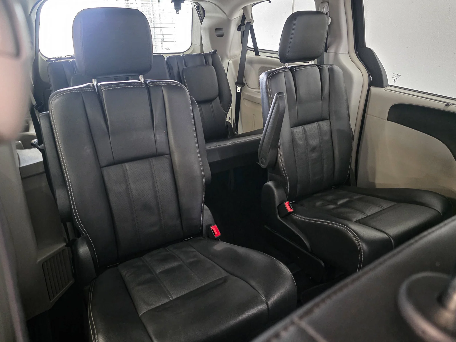 Used 2013 Black Chrysler Touring-L image 22