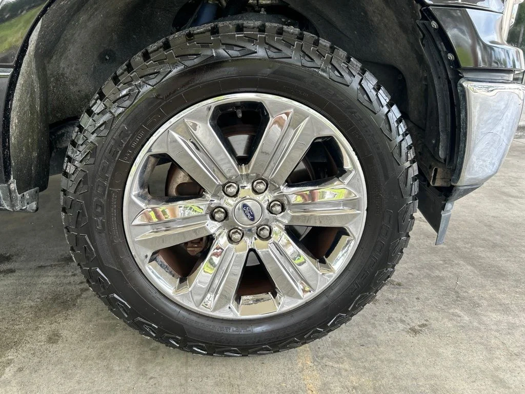 Used 2019 Black Ford XLT image 24