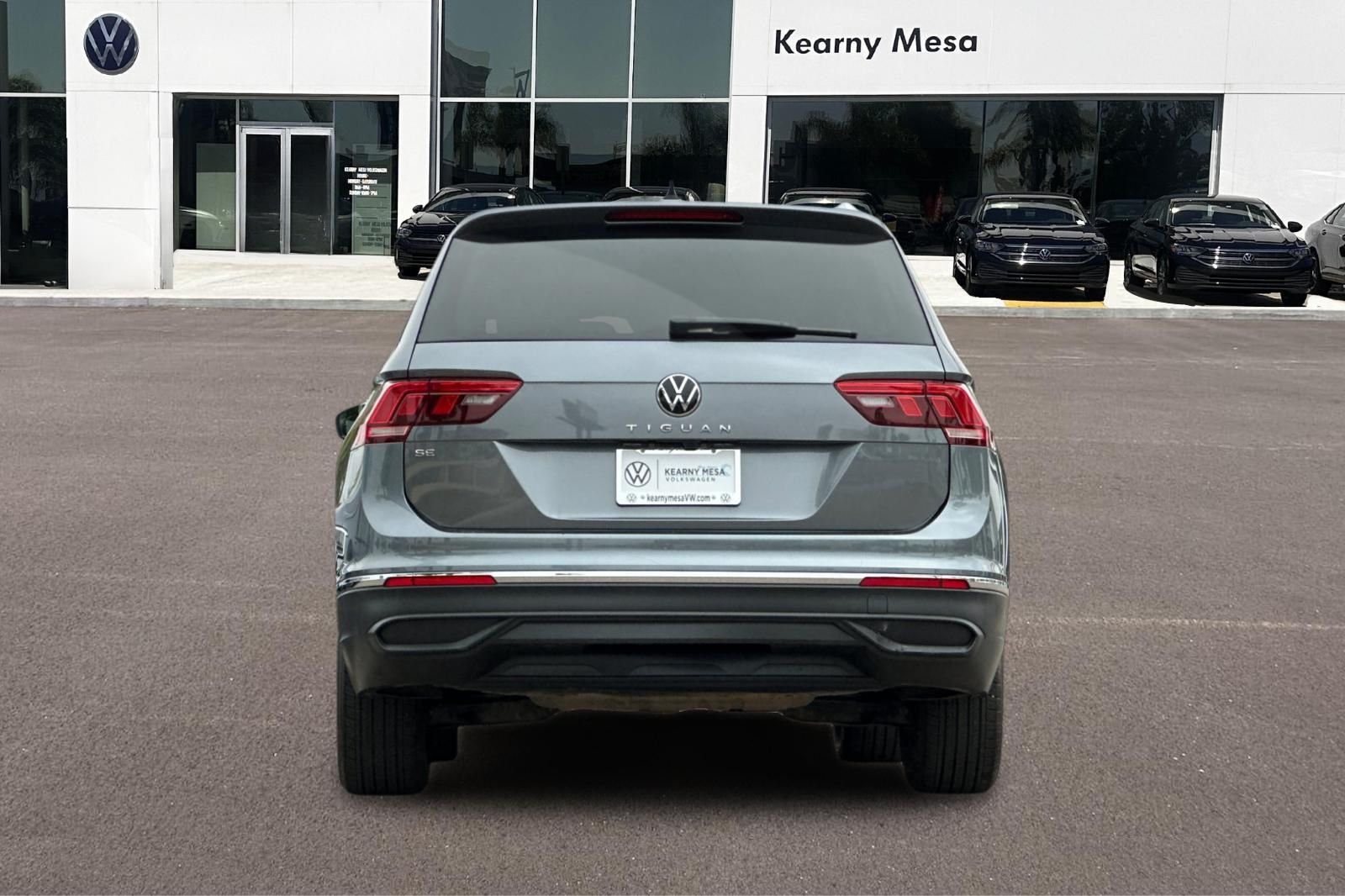Certified Used 2023 Platinum Gray Metallic Volkswagen 2.0T SE image 5