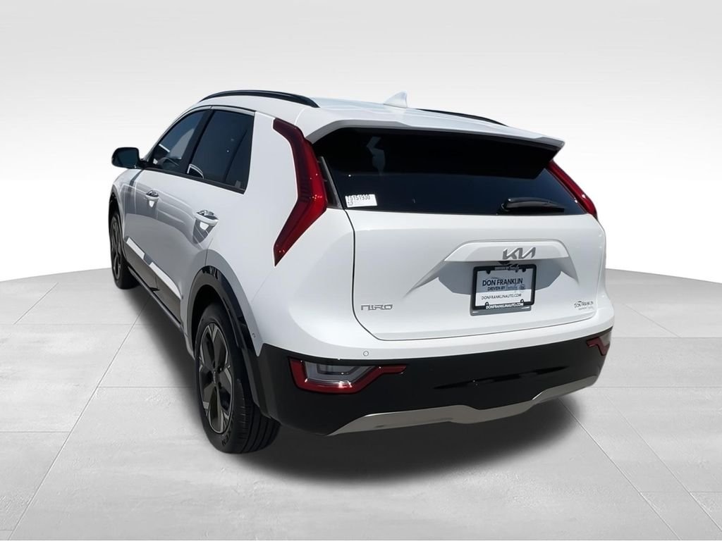 New 2026 White Kia Wave image 6