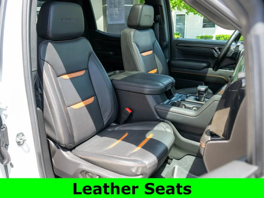 Used 2025 White GMC AT4 image 9