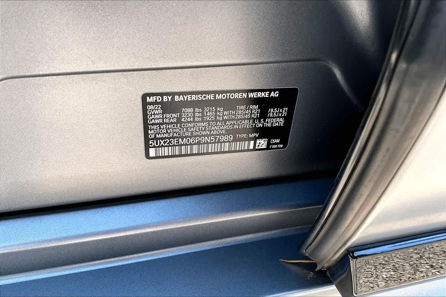 Used 2023 Frozen Pure Grey Metallic BMW xDrive40i image 35