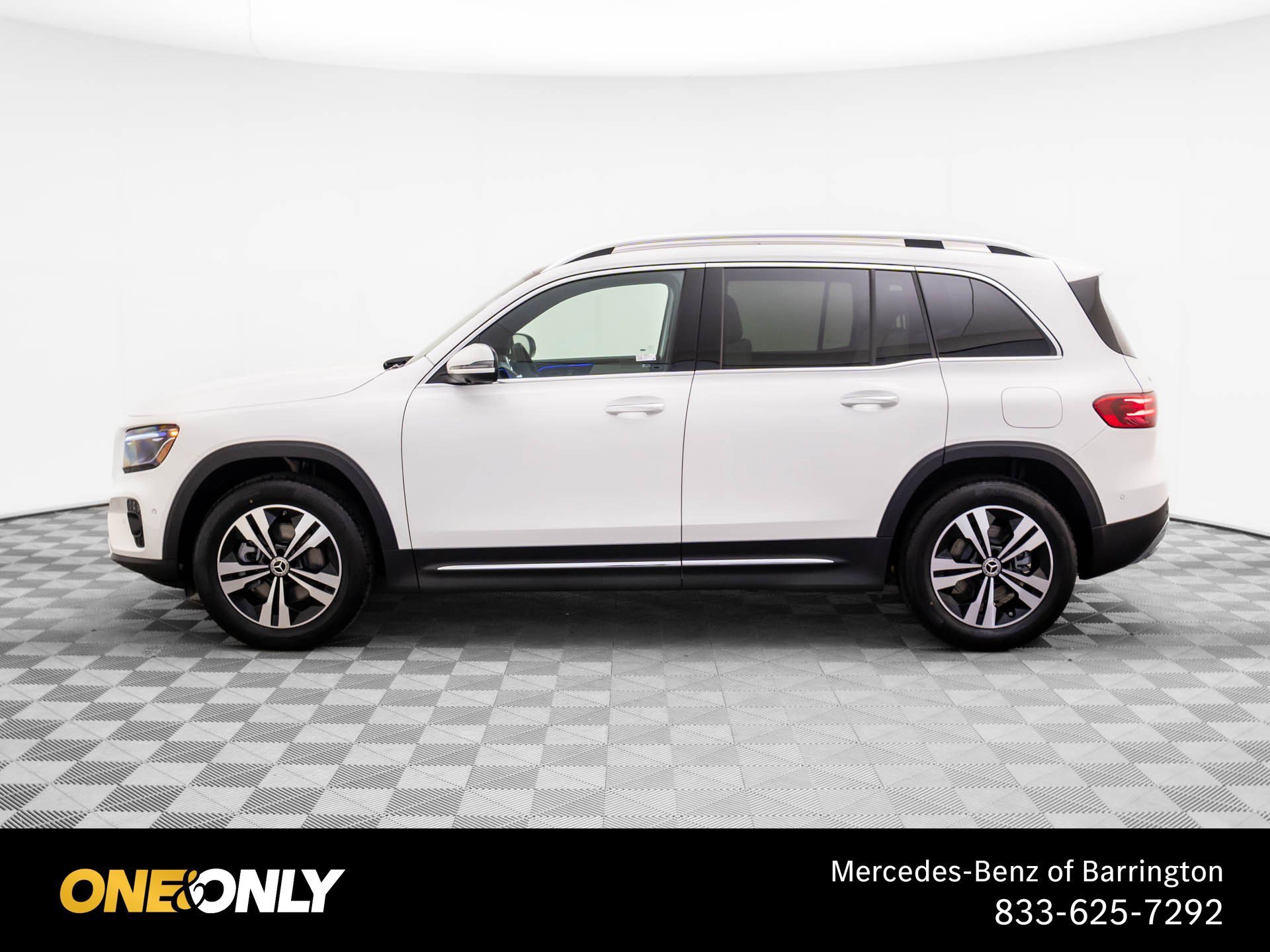 New 2026 White Mercedes-Benz GLB 250 image 41