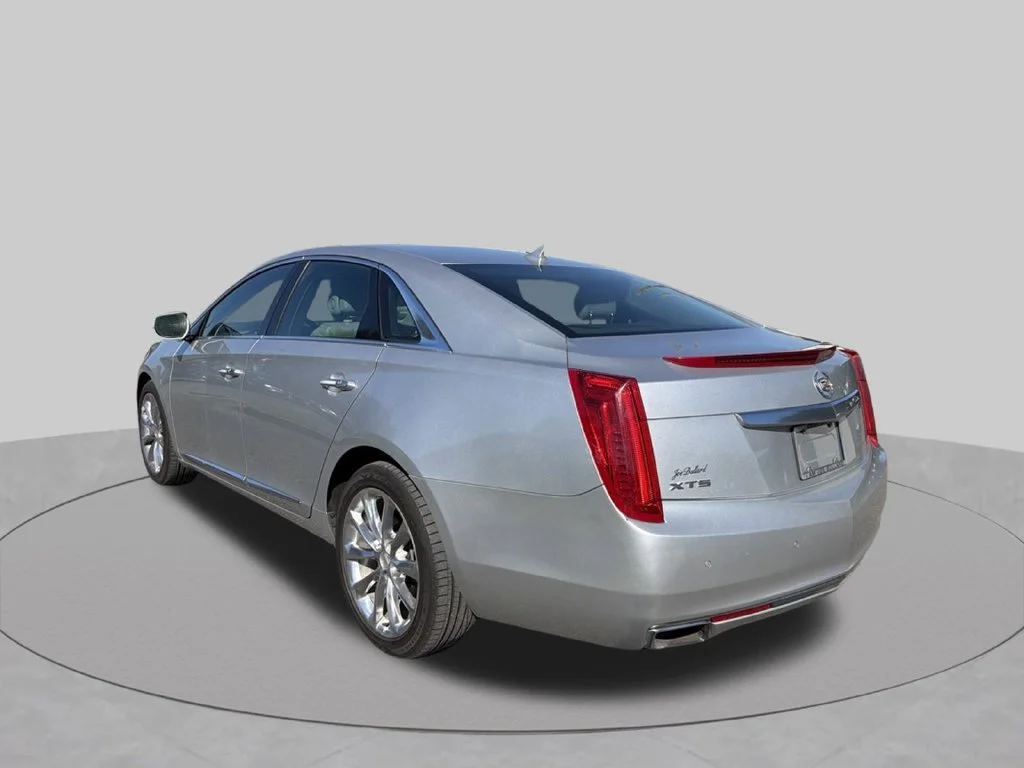 Used 2013 Radiant Silver Metallic Cadillac Luxury image 8