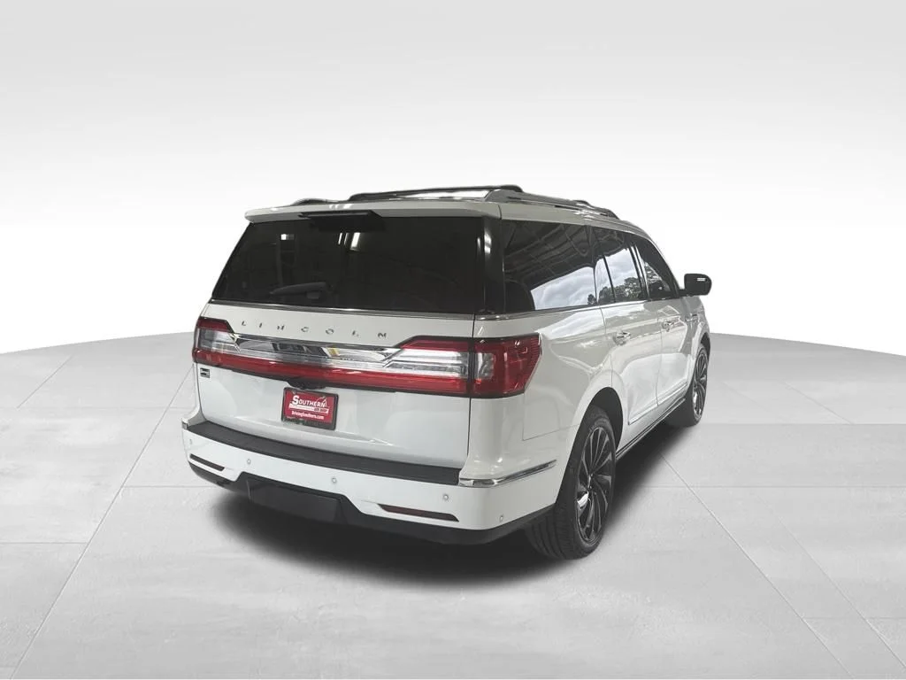 Used 2020 White Lincoln Reserve image 5